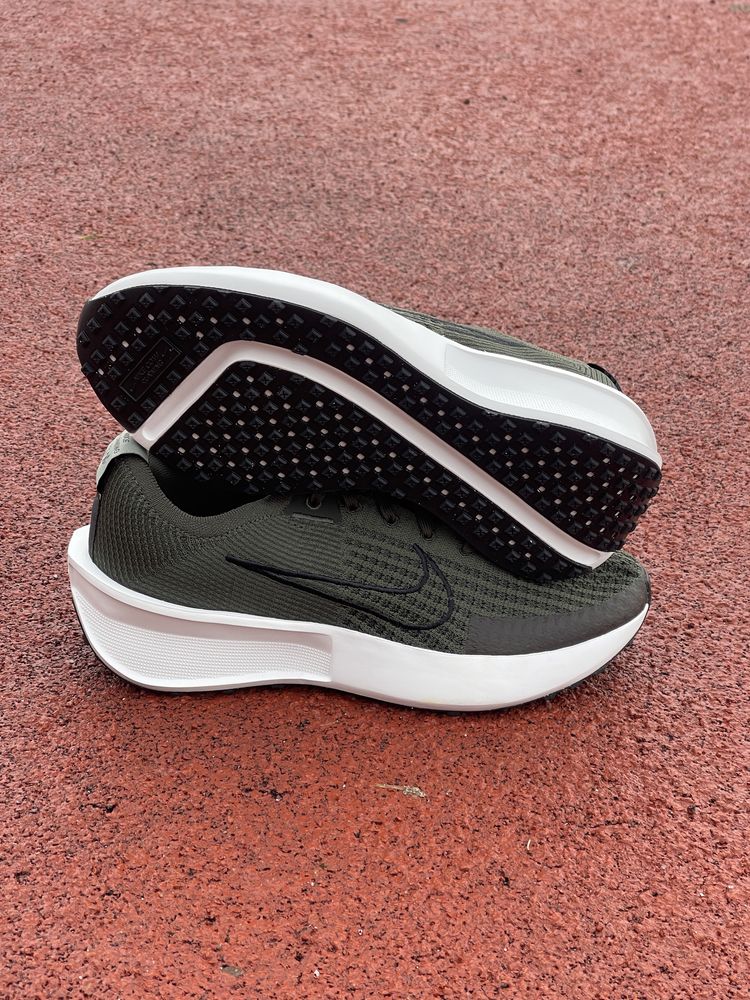 Оригінал Кросівки NIKE W INTERACT RUN FD2292-300 оригинал найк хаки 39