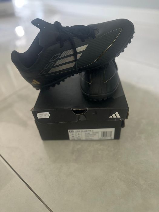 Adidas buty piłkarskie-korki 38