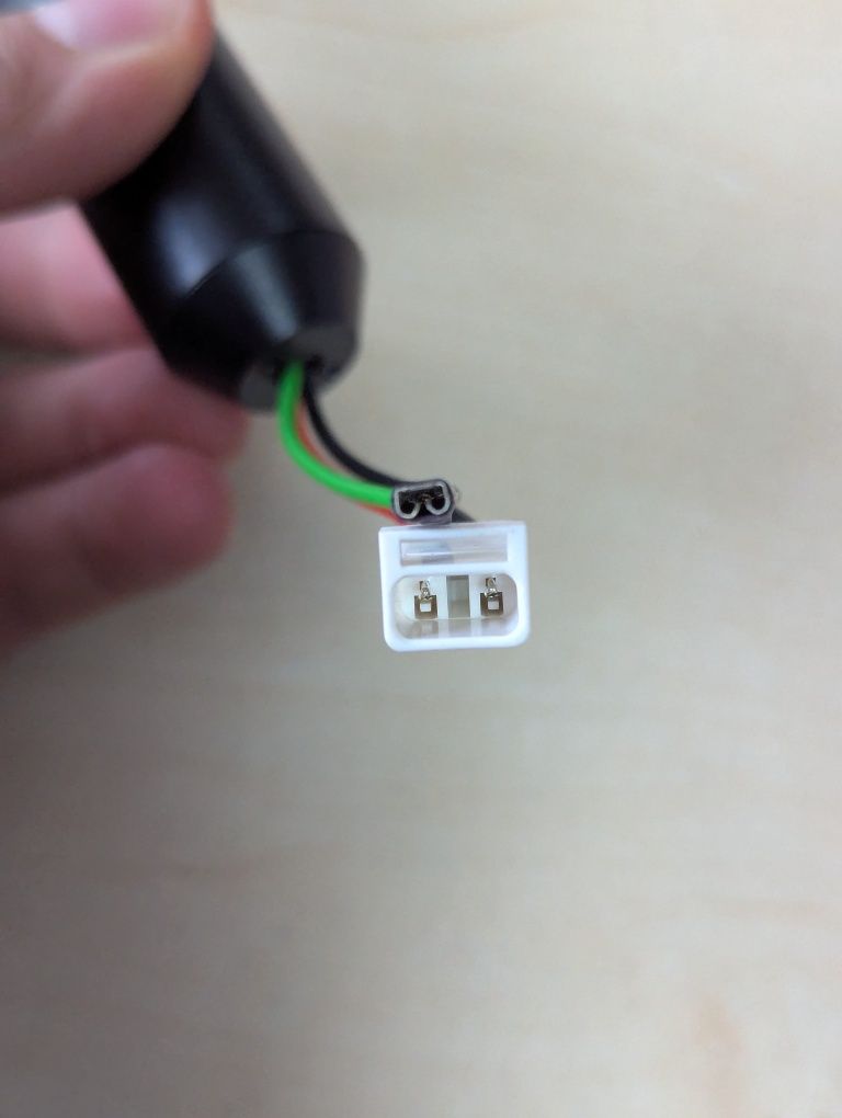 Cinq-5 Plug Plus - wtyczka do ładowania ( brak zasilacza )