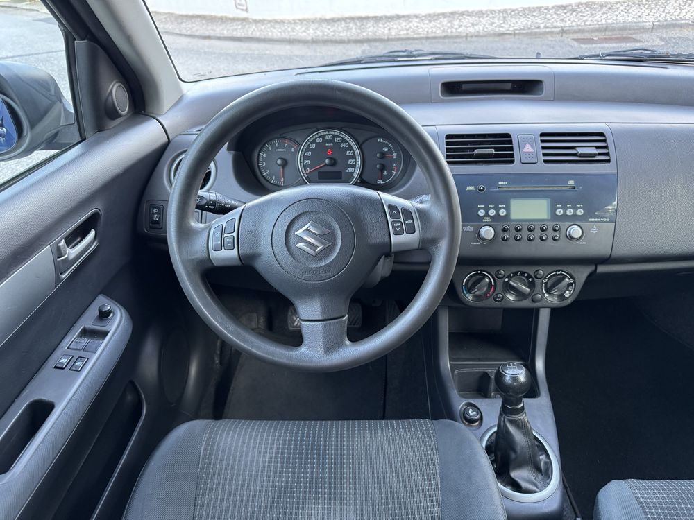 SUZUKI SWIFT 1.3 GASOLINA  ANO 2005 NACIONAL