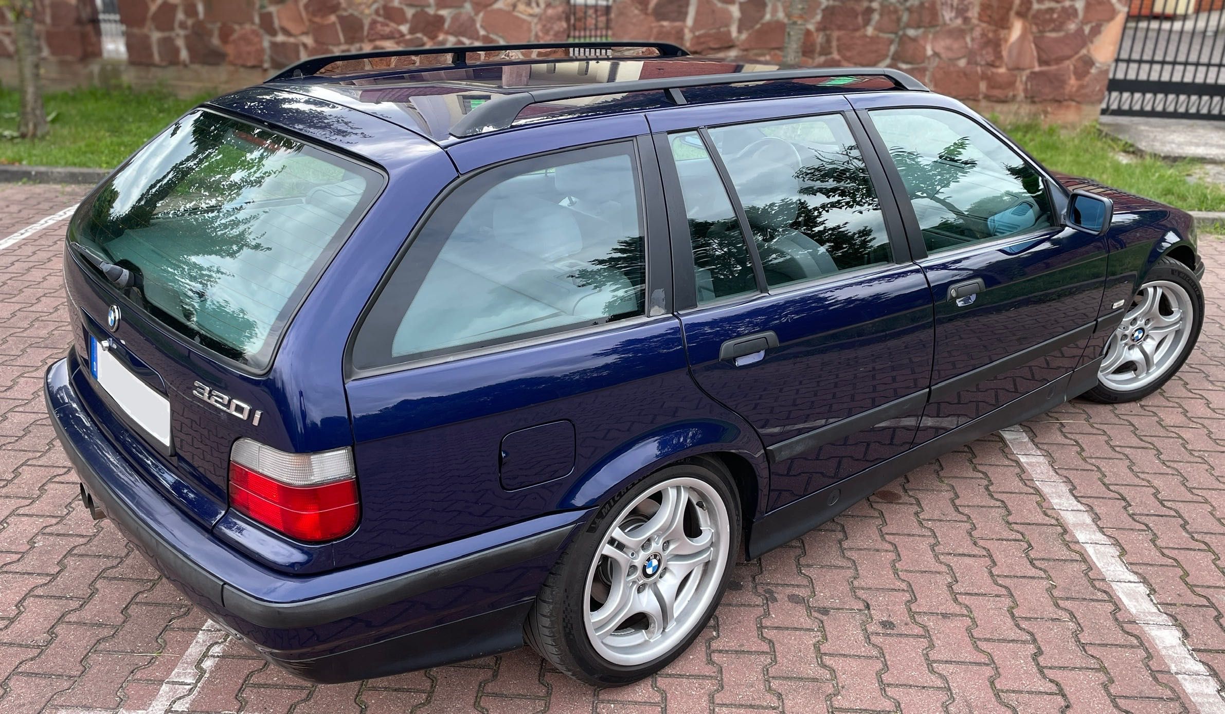 Bmw e36 320i manual oryginalny lakier bez rdzy montrealblau touring