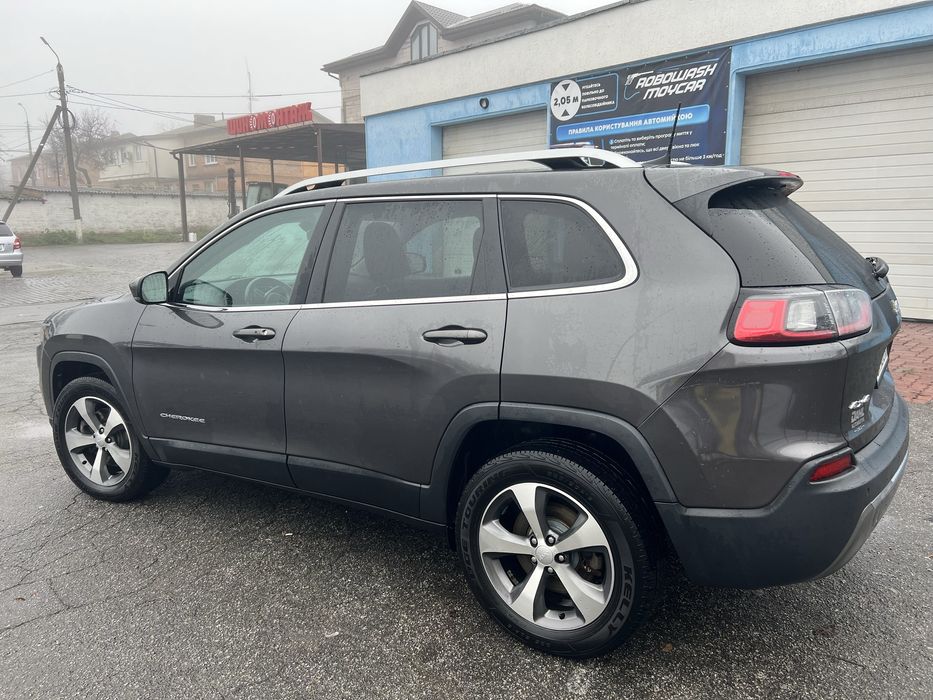 Jeep Cherokee 2019 Limited 2.0 АТ (272 к.с.) 4WD