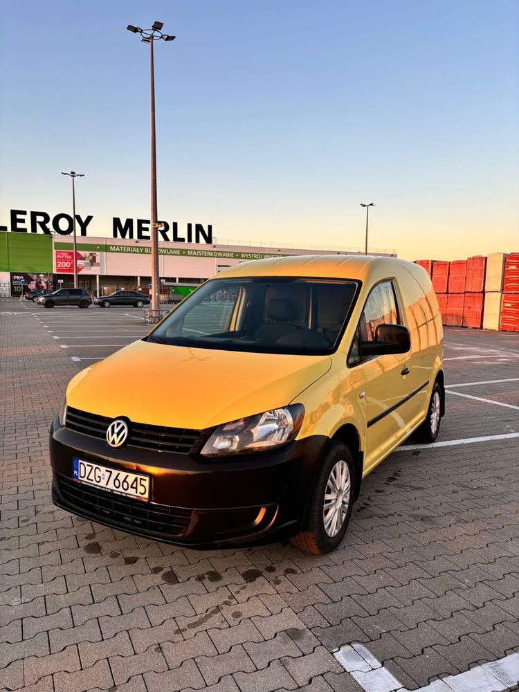 VW Caddy 1.6 TDI 2013 • 235 tys. km • Stan bdb • Klima • Hak