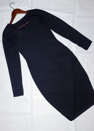 Классическое чёрное платье до колена миди весенее по фигуре сукня міді