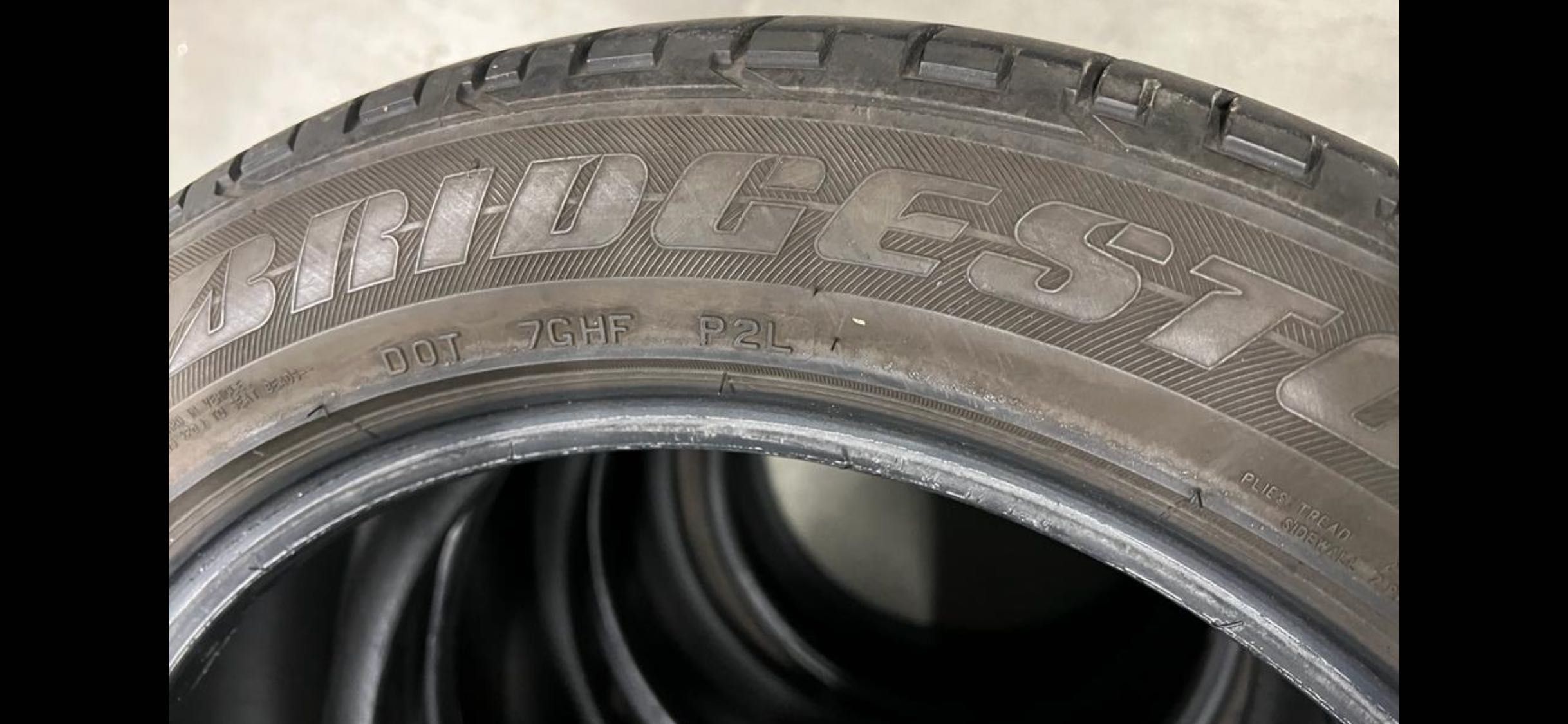 Jogo de pneus Bridgestone 245/50 R19 W105 BMW