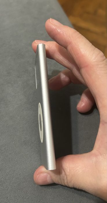 Продам iPod плеер б/у без заряного