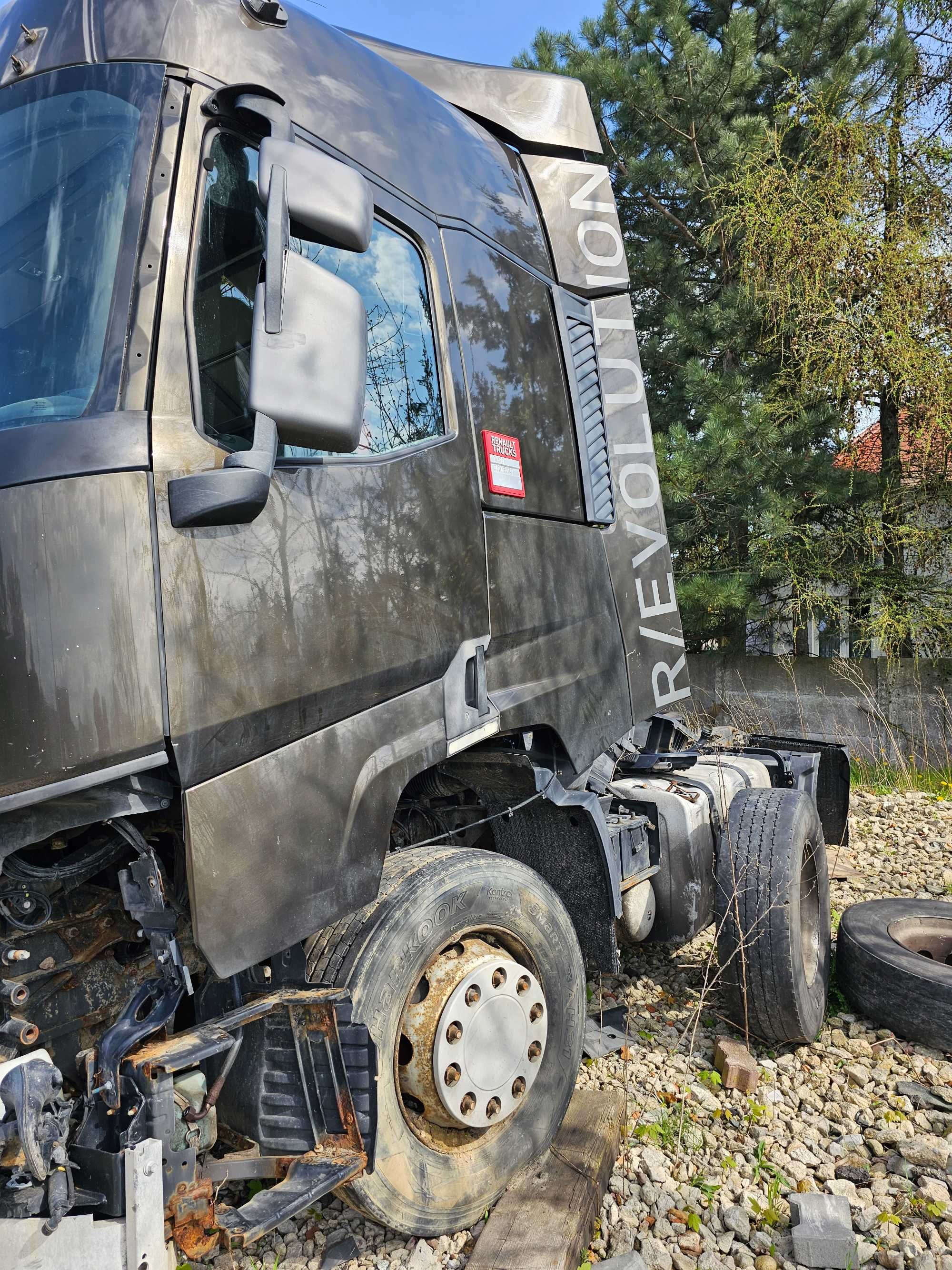 Renault T Range / Gama T 430km 2013r.  Uszkodzony