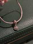 Wiszacy charms pandora essence