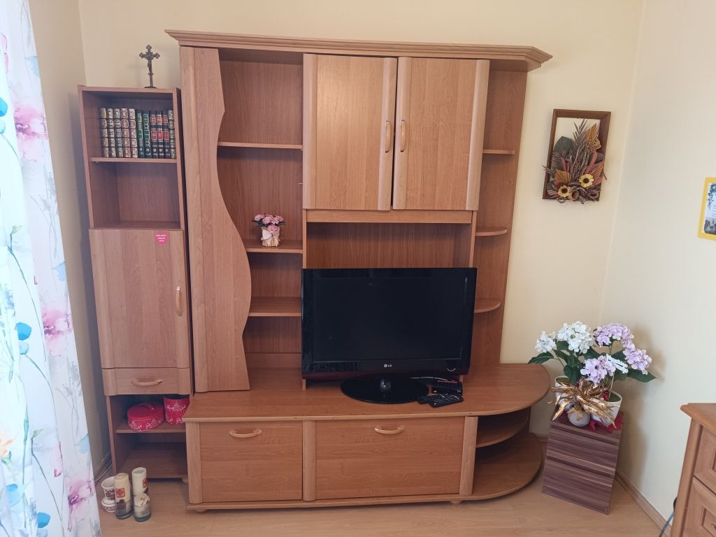 Meblościanka plus 2 fotele