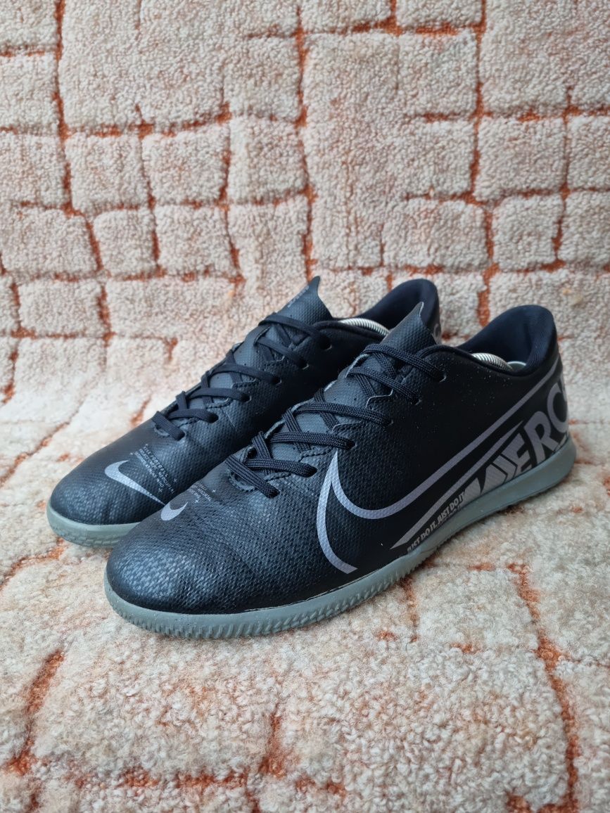 Футзалки бутсы Nike