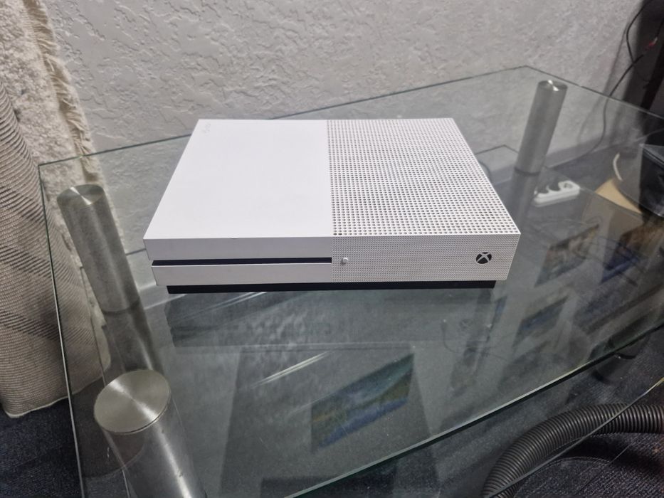 Продам XBOX S 500g