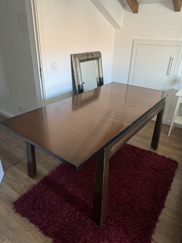 Mesa de jantar extensivel Gato Preto vintage