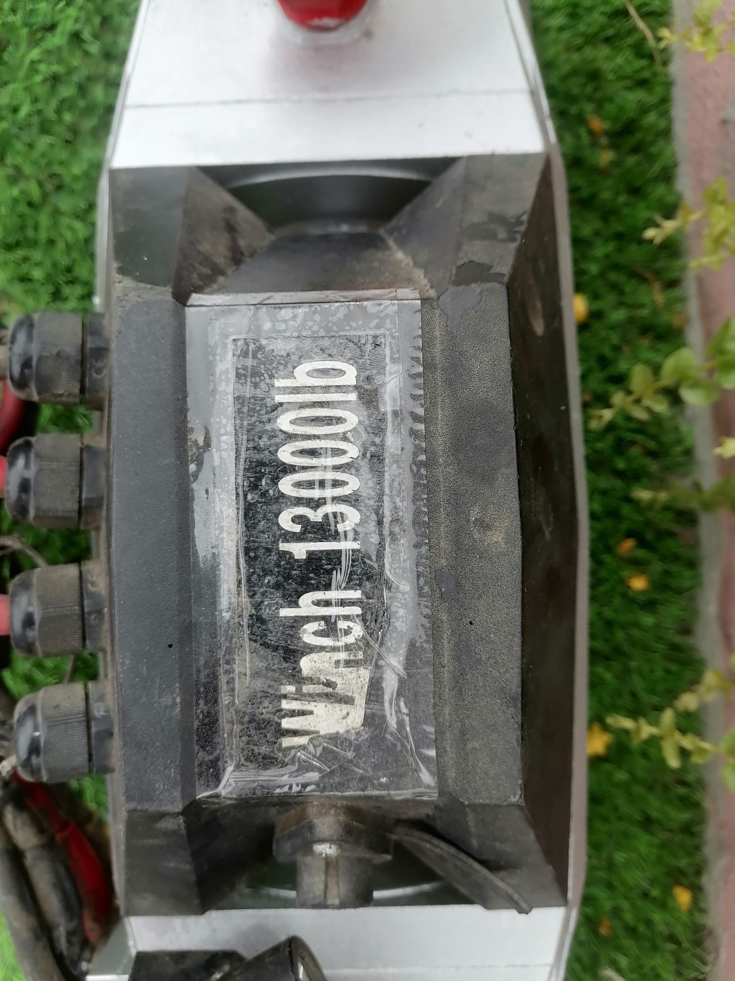 Продам лебідку 12 в.