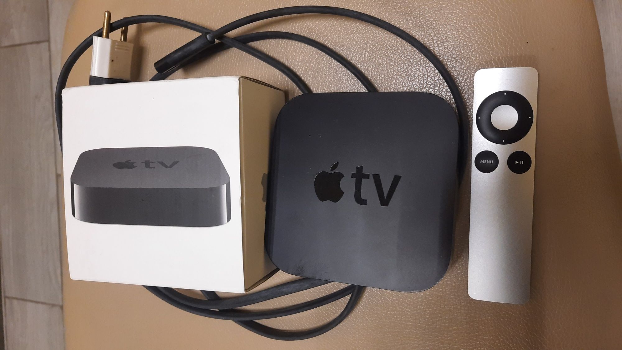 Продам Apple TV 3 A1427 полный комплект