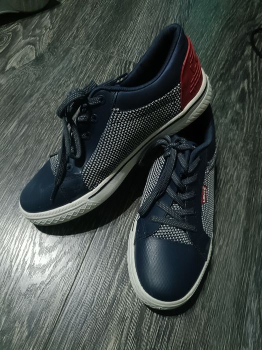 Buty Levi's rozmiar 38