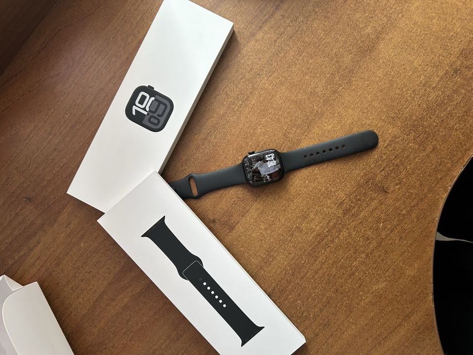 Годиник  watch 10 42 mm