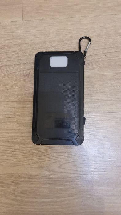 PowerBank 20000 mAh – ładowanie solarne + bezprzewodowe