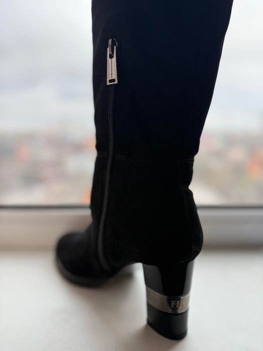 Зимові замшеві елегантні італійські чобітки на натуральному хутрі,р.37