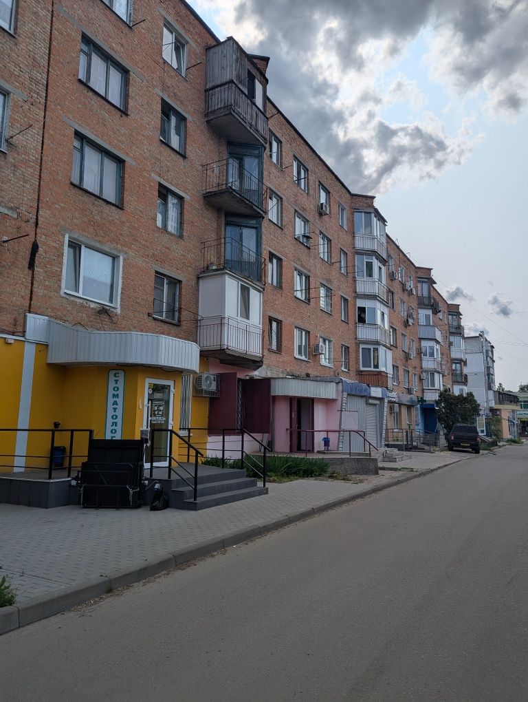 Ринок просп. Перемоги, класне приміщення