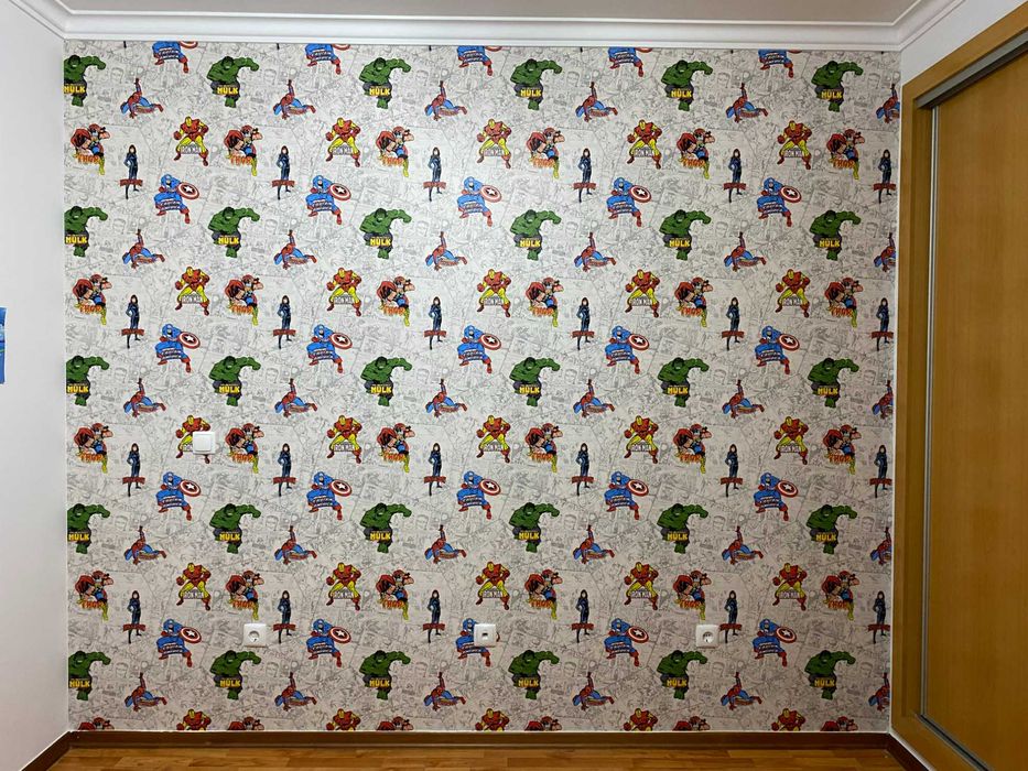 Colocação de papel de parede