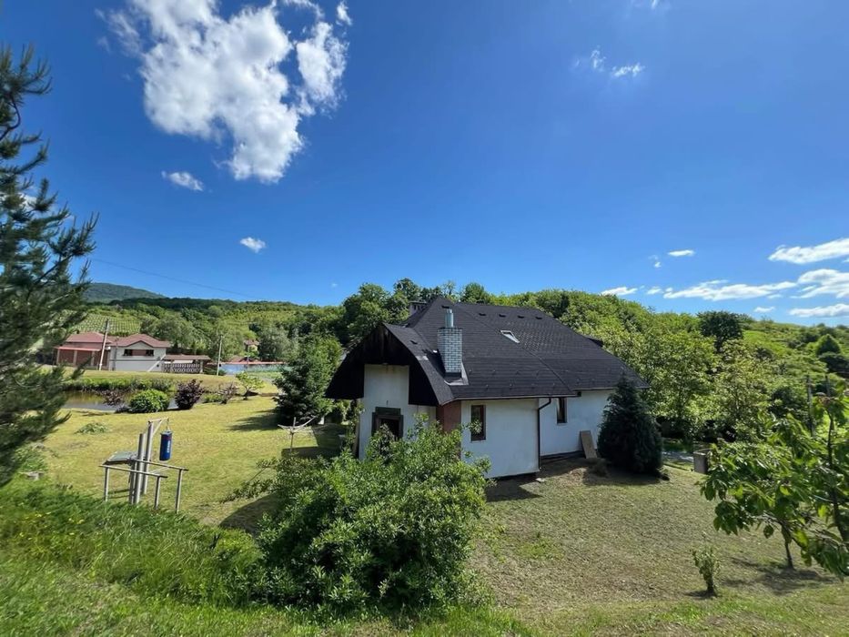 Продаж будинку м.Мукачево 40 соток землі