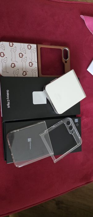 Samsung galaxy flip 5 512gb. Jak nowy. Cena do negocjacji.
