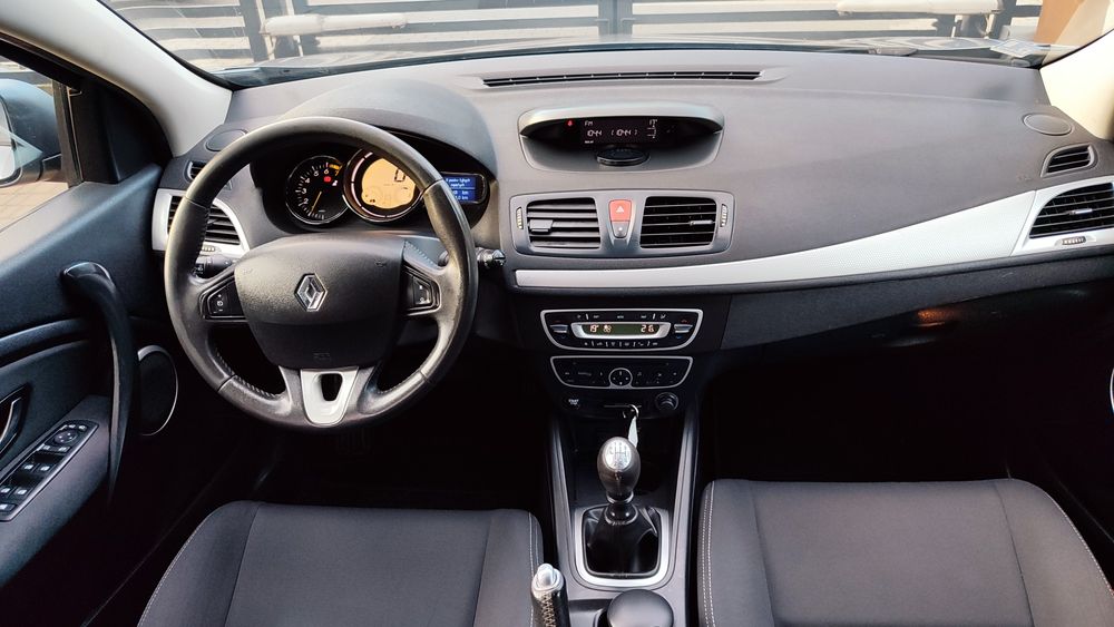 Renault Megane 1.6 benzyna bogate wyposażenie