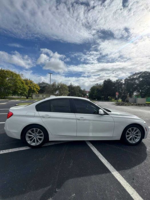 BMW 3 Series 320i      2018