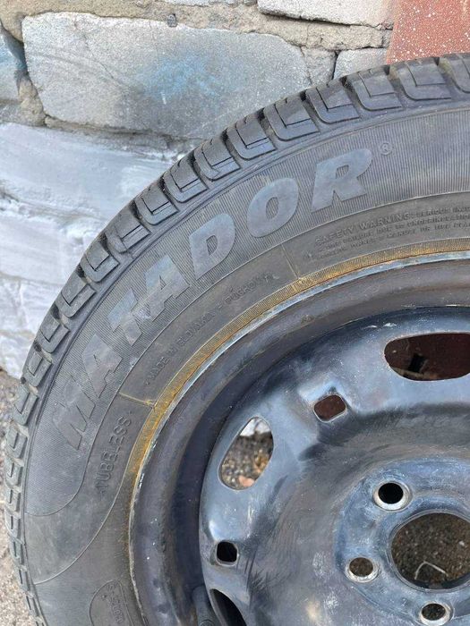 Пара колес з дисками 5 на 100 Matador на Шкода Фабия 165 70 r14