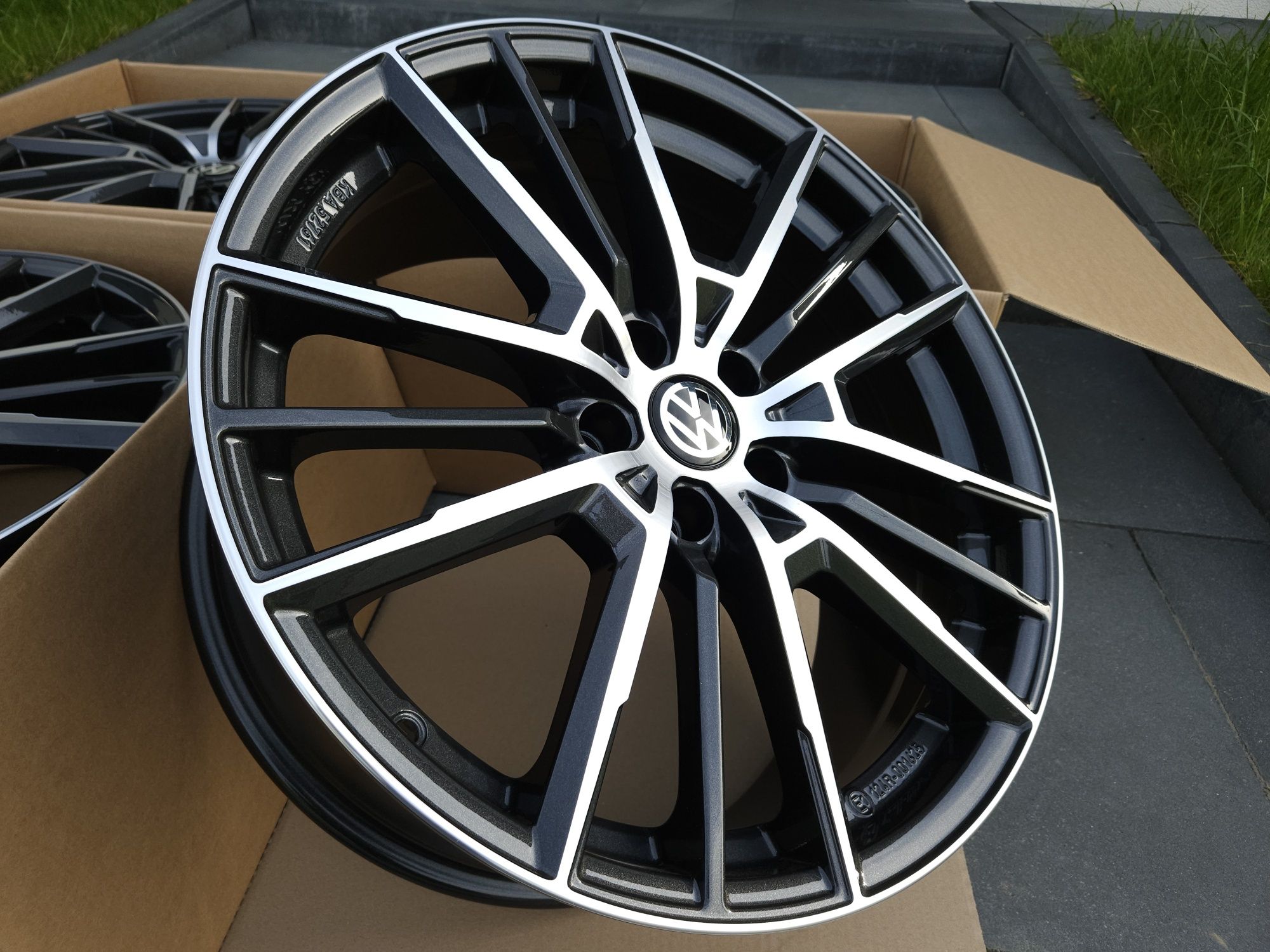 VW 19 " Nowe 5x112 Felgi Arteon CC Passat Alltrack Scirocco Tiguan