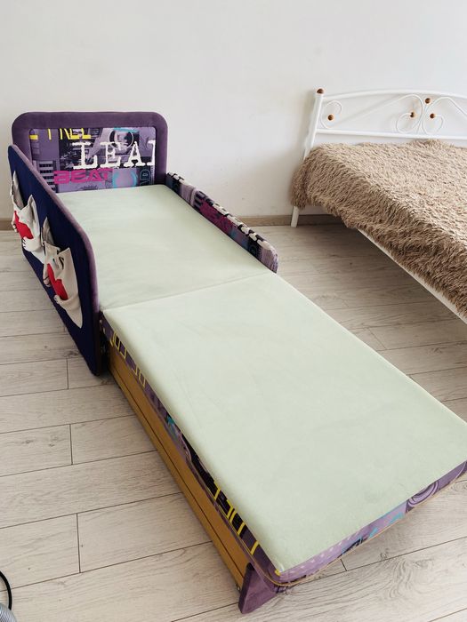 Диван, софа, раскладное кресло, детская кровать