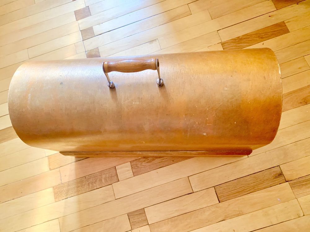 Продам швейную машинку "Подольск -142"