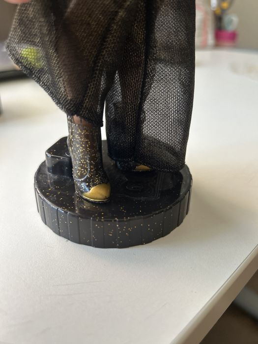 LOL Surprise! OMG Royal Bee S1