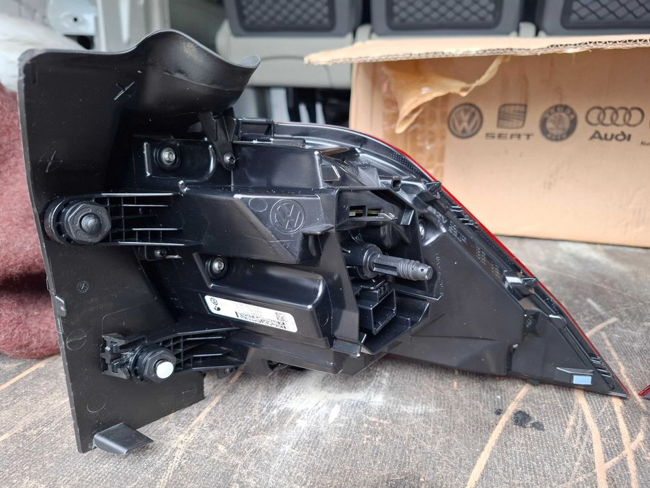 Tiguan II lift lampy L+P tył igła dobra cena
