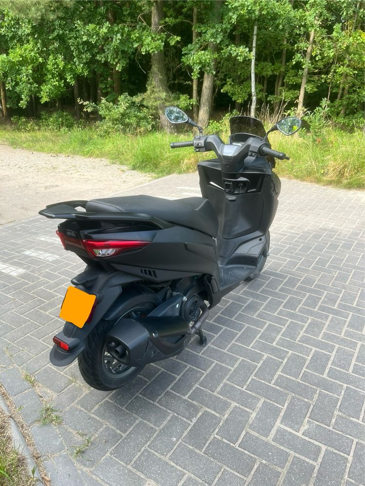 Aprilia sxr 50 4t wtrysk led 2022 rok maly przebieg jak nowy zadbany