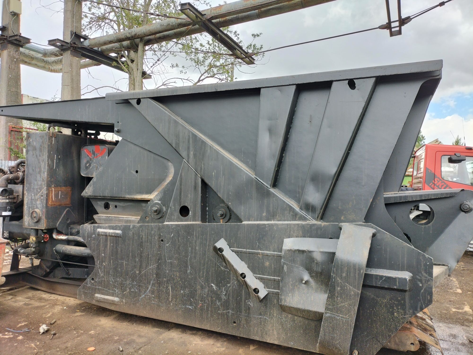 Mobilne prasonożyce do złomu. Bonfiglioli. Zamiana. FVAT