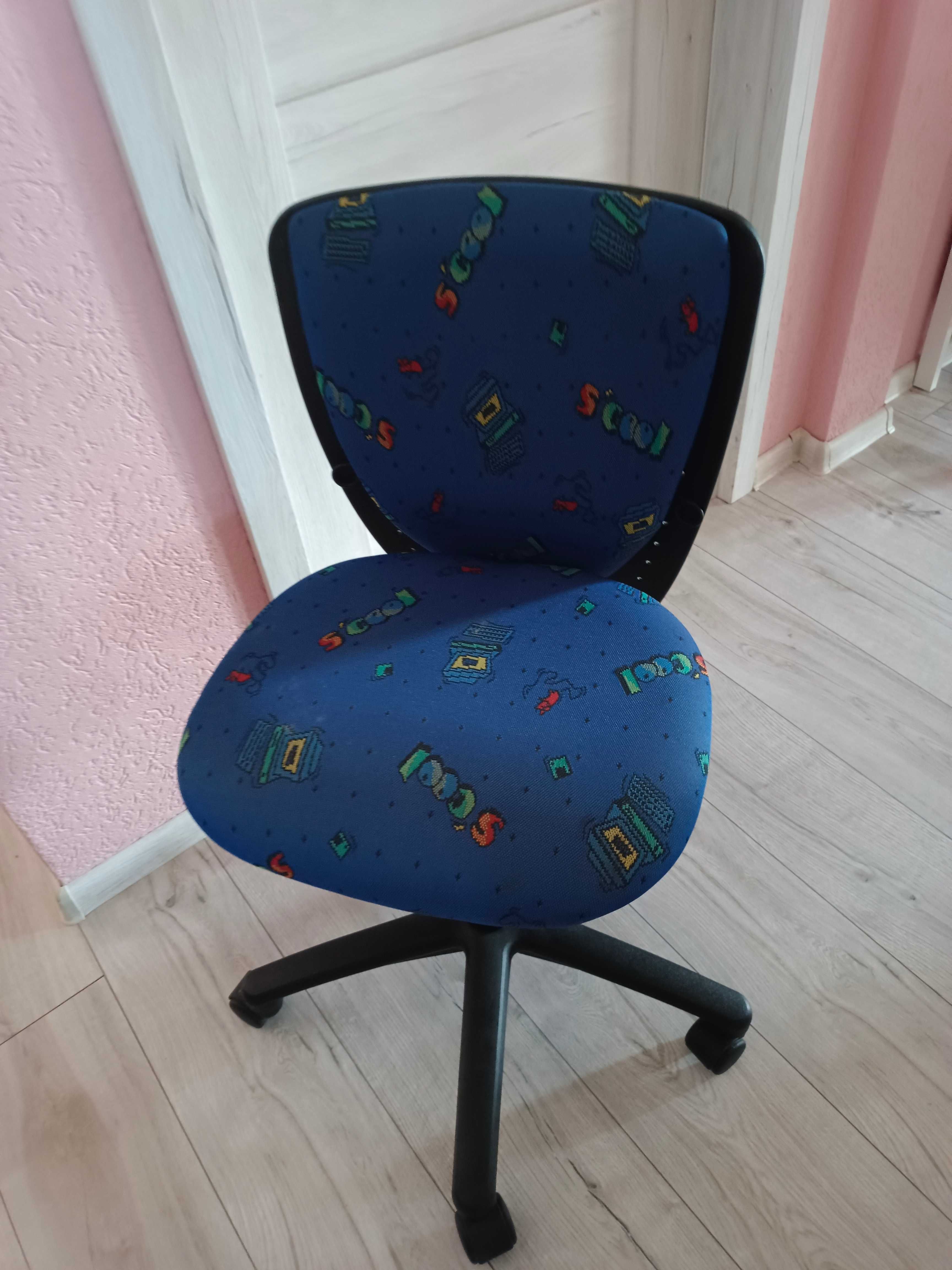 Krzesło obrotowe, biurowe, fotel dla dziecka do biurka stan bardzo dob