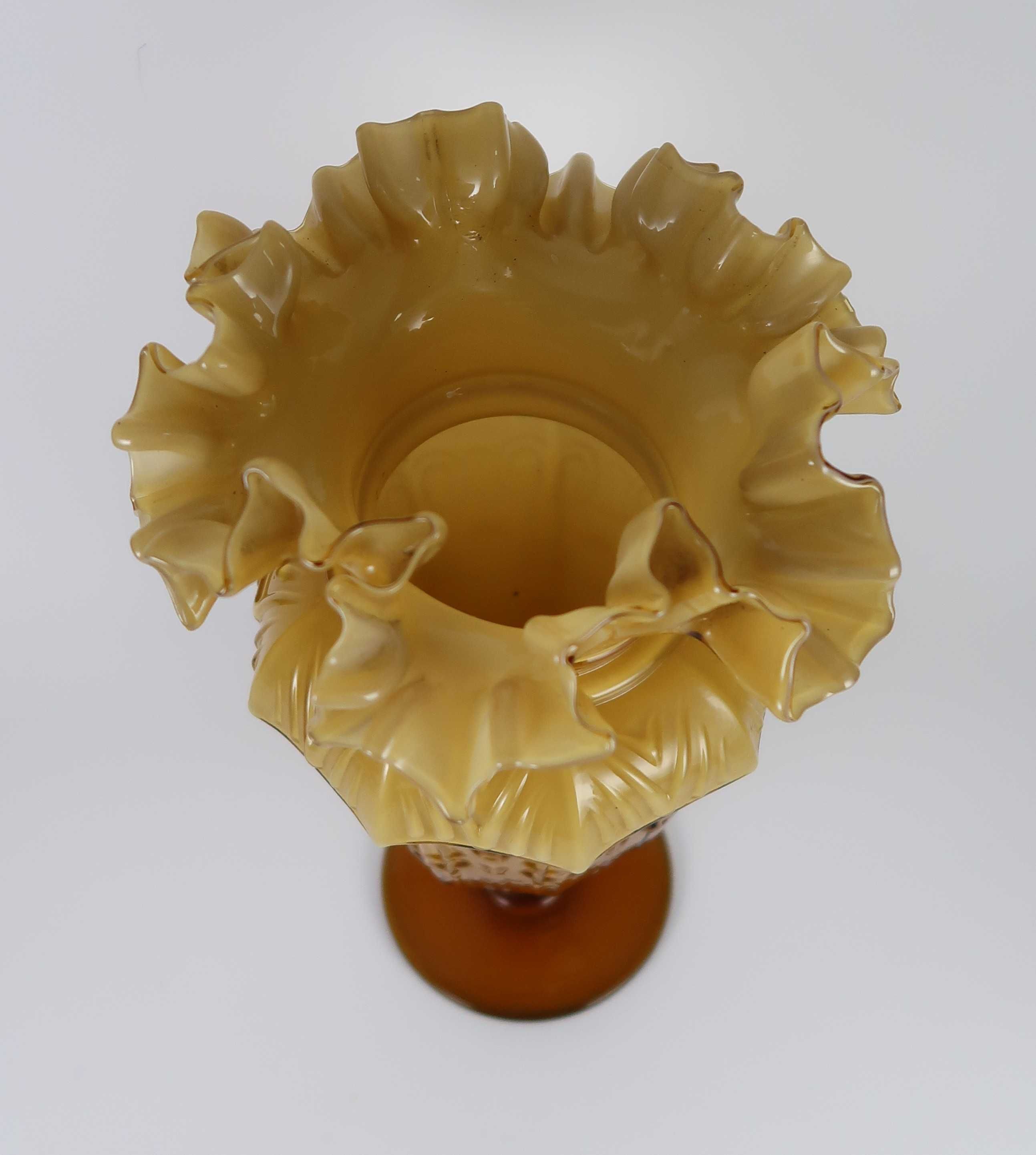 Jarra antiga em vidro opalino - 28 cm