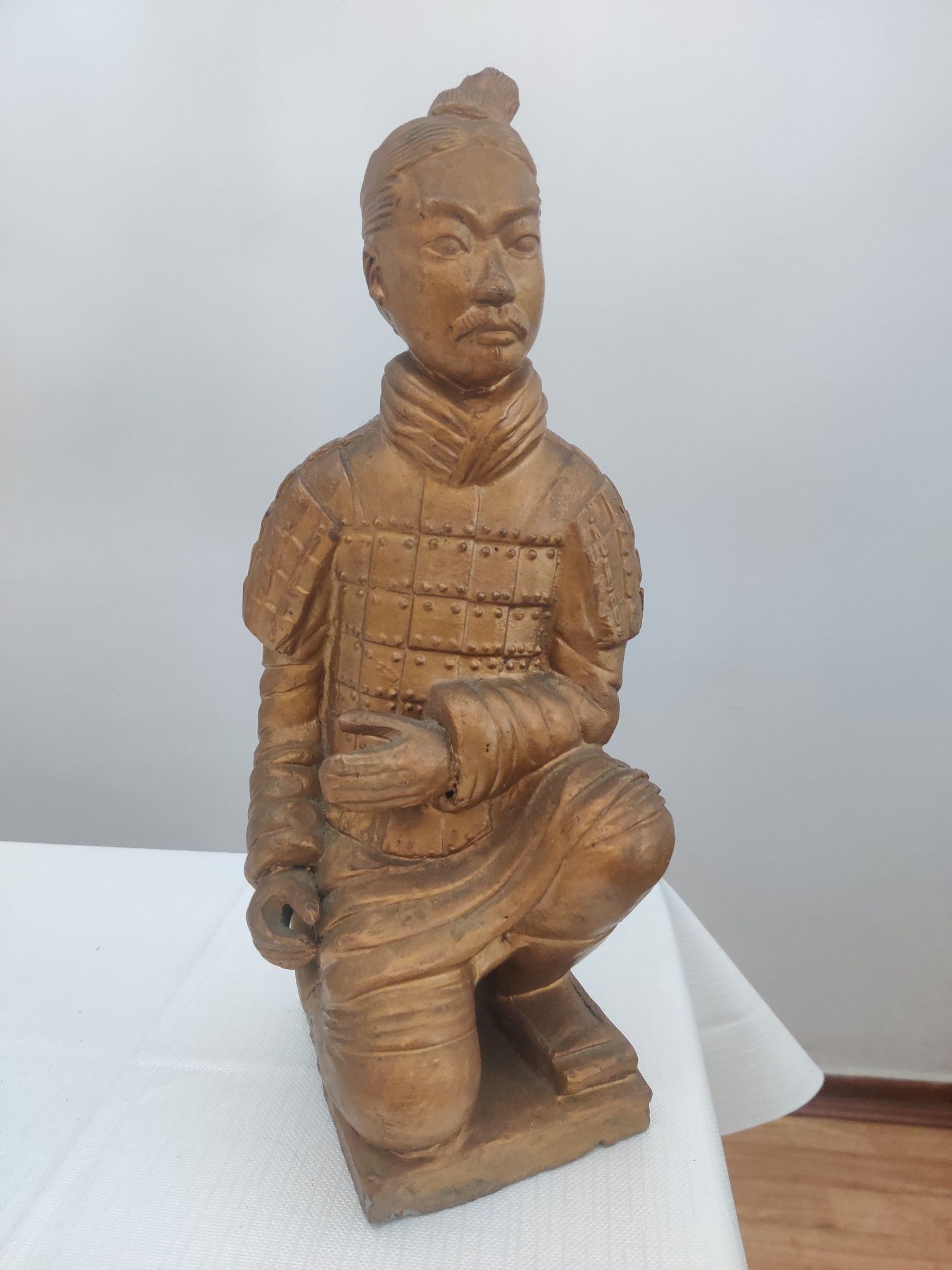 Guerreiro Chinês de Terracota. 
Altura:29cm