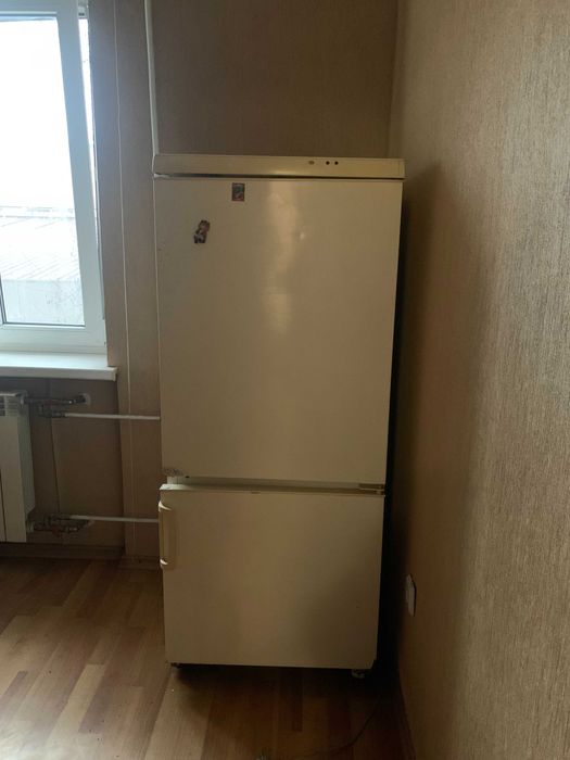 Соц.місто. Поряд з ринком