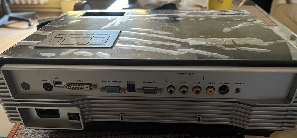 TANIEJ - Rzutnik BenQ SP870 z uchwytem