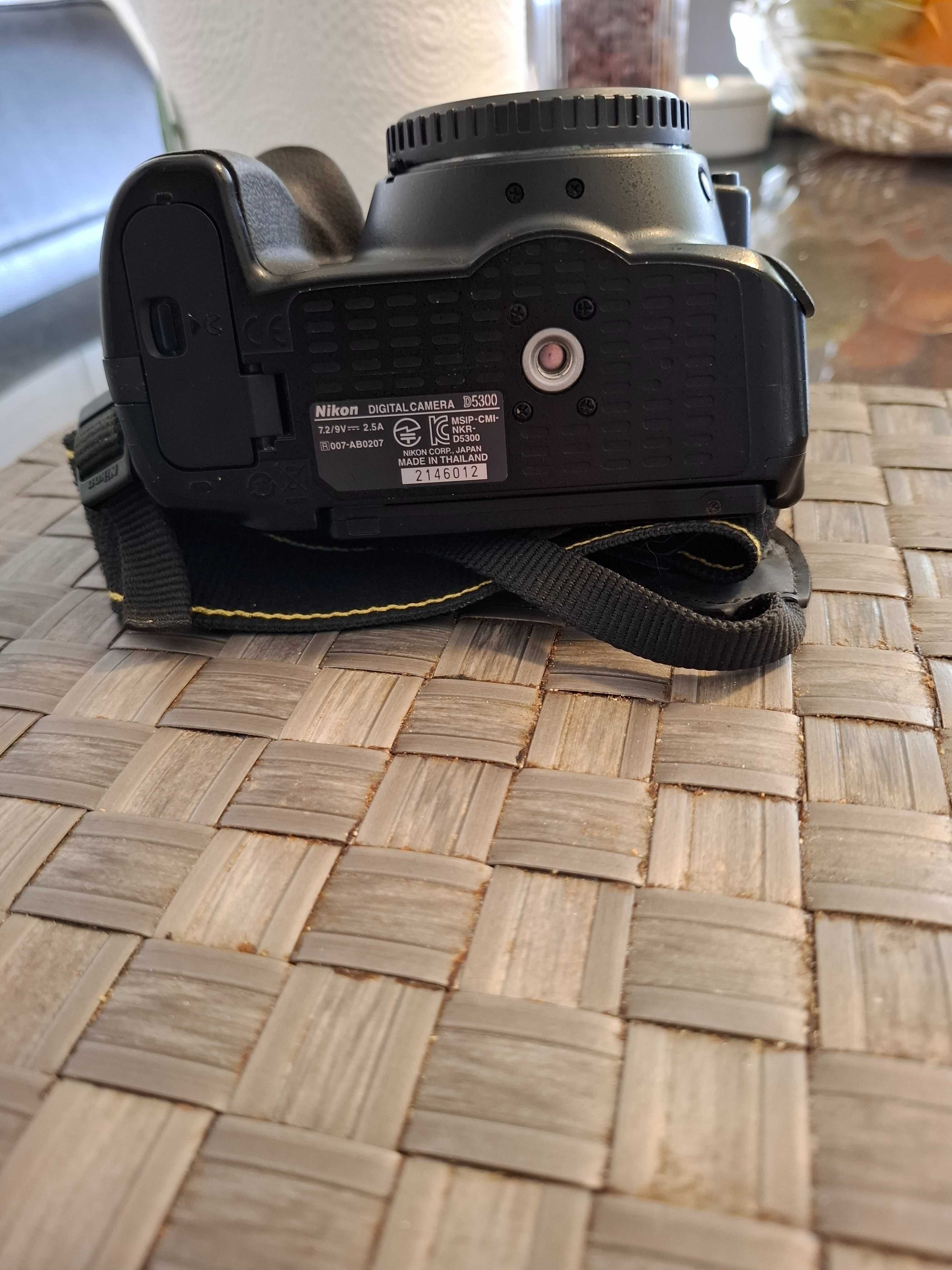 Nikon D5300 DSLR (Corpo)