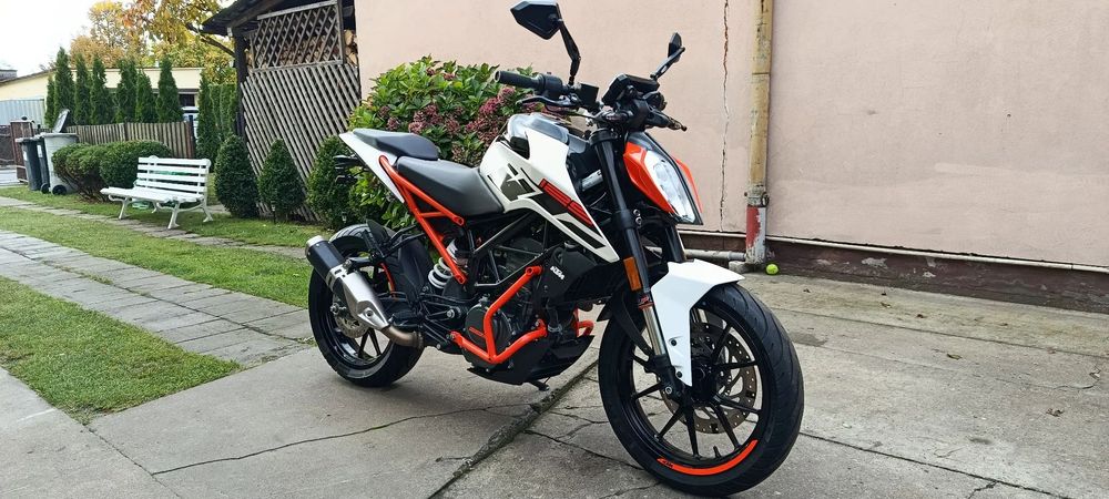 KTM Duke 125cm³--import Niemcy--super stan--12400 km--ABS-full led--po serwisie