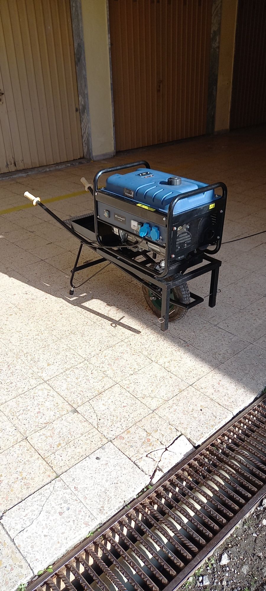 Carro de mão para transporte de gerador