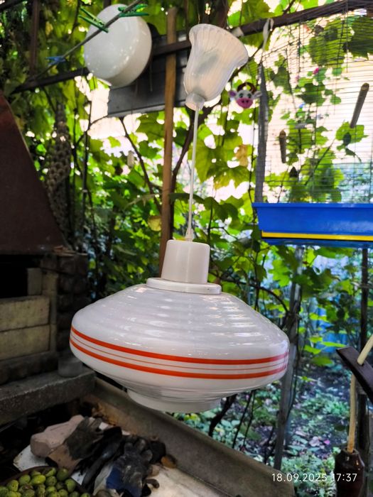 Ретро люстри світильники