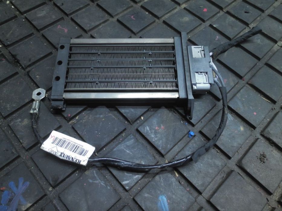 RENAULT CLIO III NAGRZEWNICA GRZAŁKA F667211Z-C + WTYCZKA INSTALACJA
