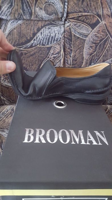 Нові чоловічі шкіряні туфлі Brooman.