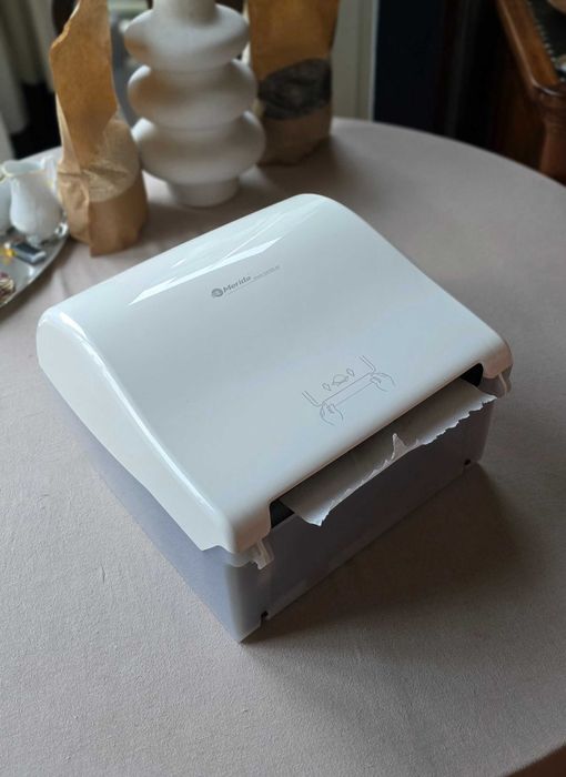 Podajnik/dozownik MERIDA do ręczników papierowych - SOLID AUTO CUT