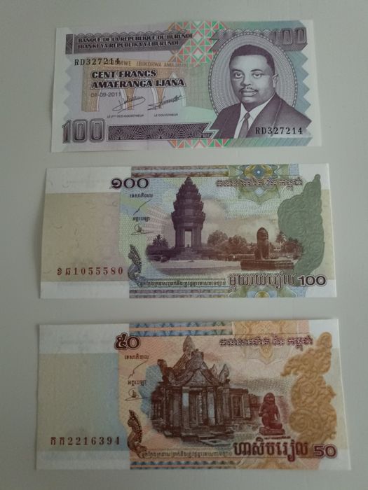 Notas de Moçambique e Cambodja e Indonesia