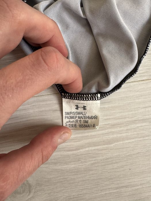 Чоловіча компресійна футболка від бренду Under Armour